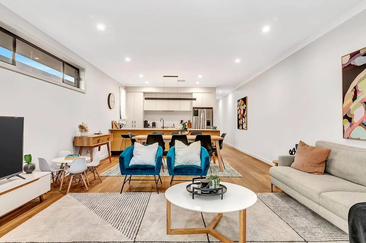 \'Brightly Brompton\' A Family Delight By The Park location